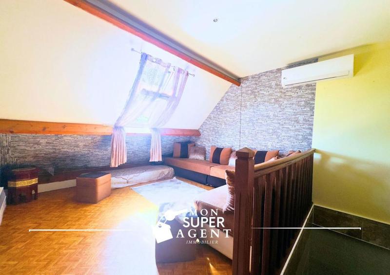 Maison - 177 m² - 7 pièces