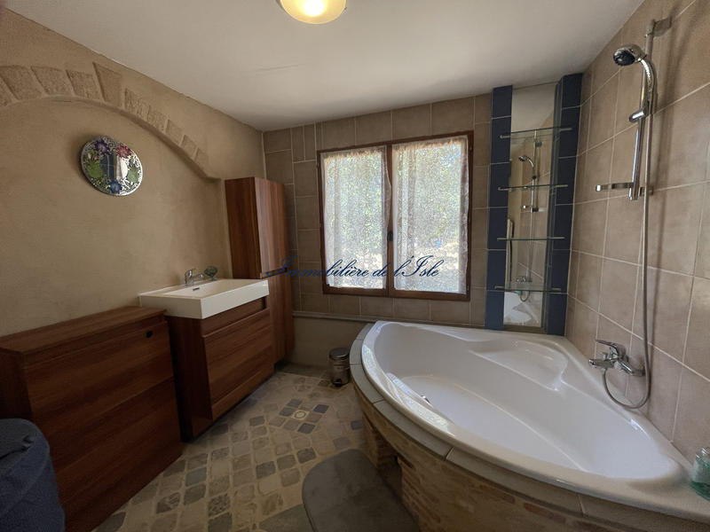 Maison - 221 m² - 11 pièces