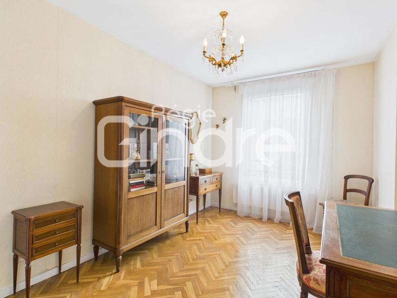 Appartement - 111 m² - 4 pièces