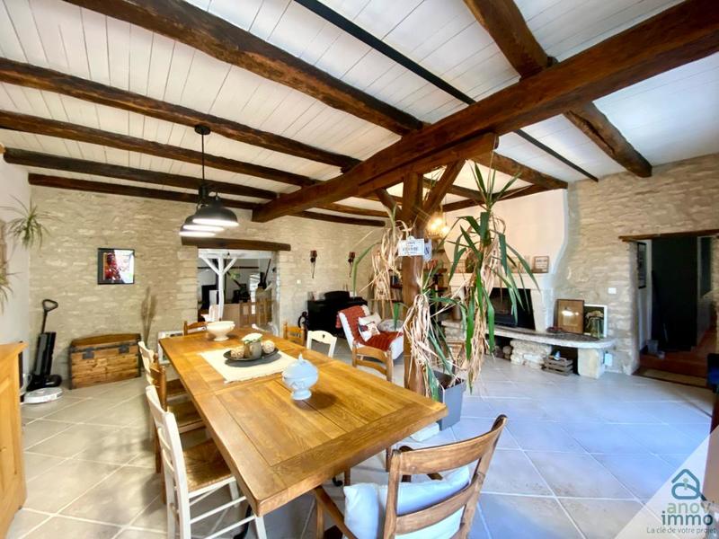 Propriété - 216 m² - 8 pièces