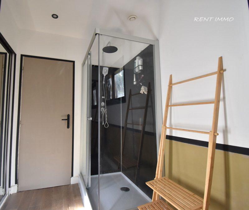 Maison traditionnelle - 210 m² - 9 pièces