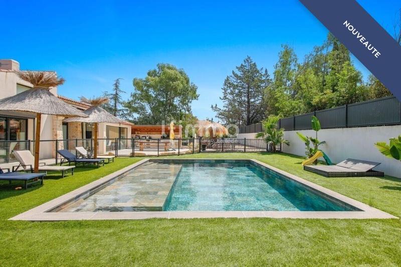 Propriété - 270 m² - 6 pièces