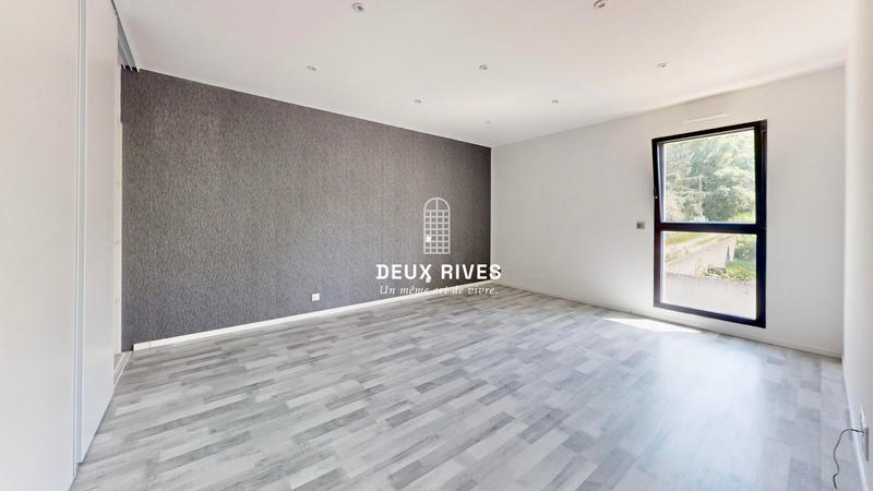 Maison contemporaine - 350 m² - 10 pièces