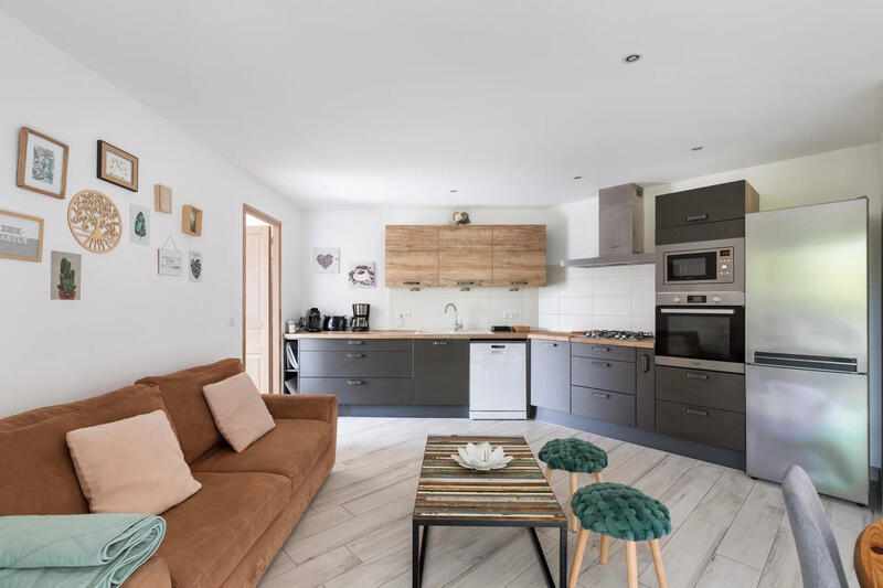 Villa - 222 m² - 9 pièces