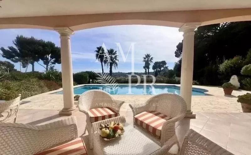 Villa - 251 m² - 7 pièces