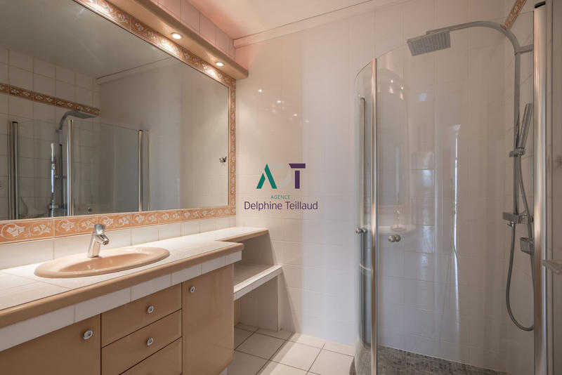 Appartement - 93 m² - 3 pièces