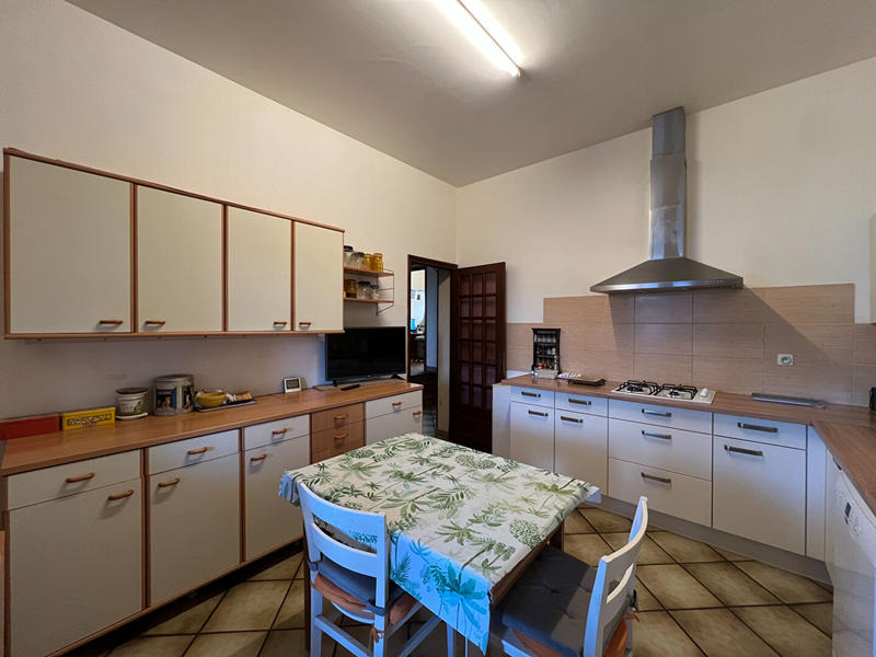 Maison - 232 m² - 7 pièces