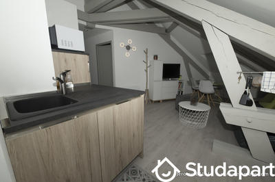 Chambre - 9 m² - 1 pièce