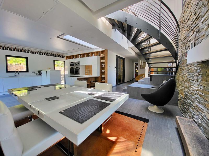 Propriété - 624 m² - 12 pièces