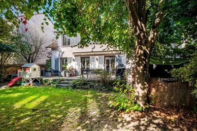 Maison - 140 m² - 8 pièces