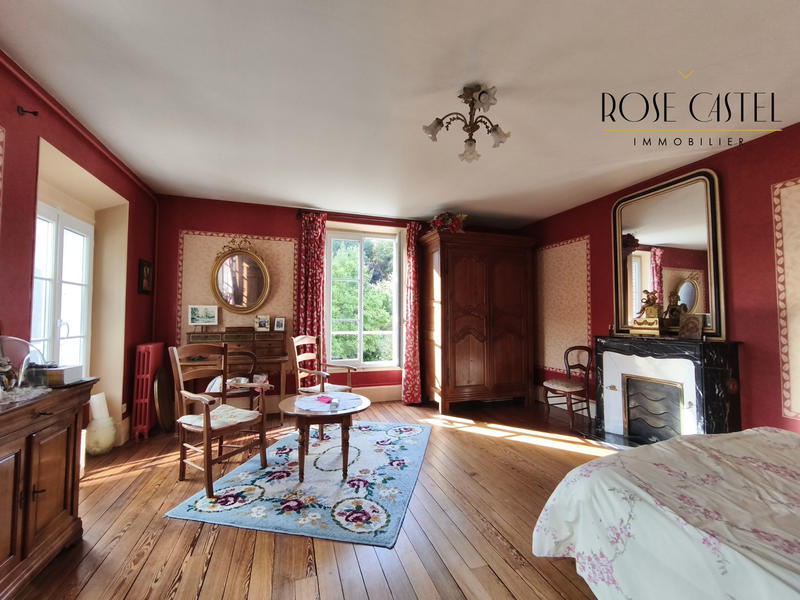 Maison ancienne - 246 m² - 8 pièces