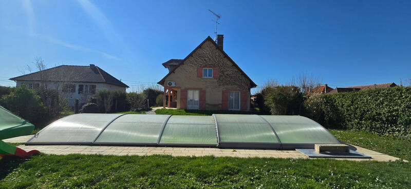 Maison - 162 m² - 8 pièces