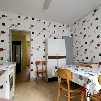 Maison - 180 m² - 7 pièces