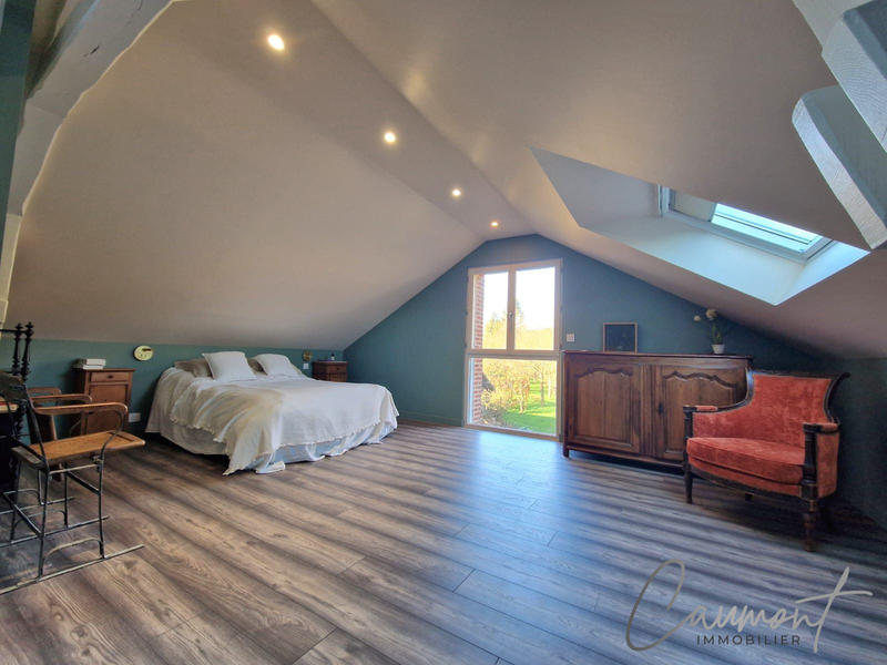 Maison - 210 m² - 8 pièces