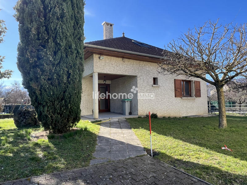 Maison - 204 m² - 9 pièces
