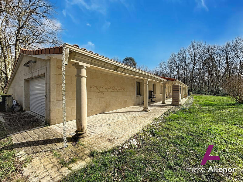 Maison traditionnelle - 183 m² - 6 pièces