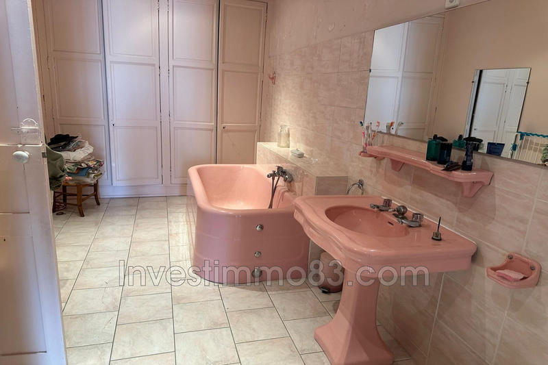 Maison - 335 m² - 15 pièces