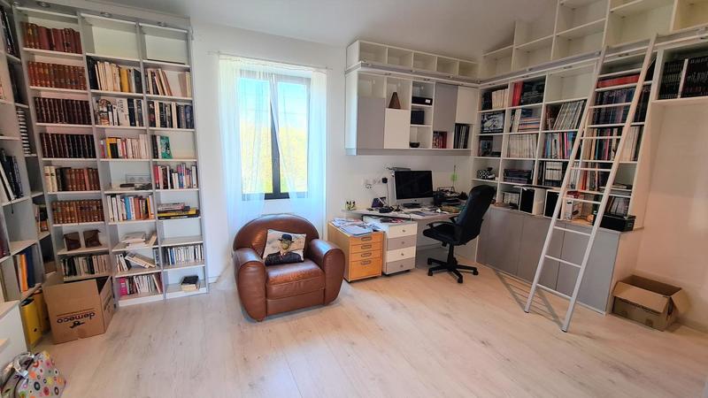 Maison - 252 m² - 9 pièces