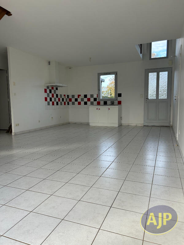 Maison - 93 m² - 5 pièces