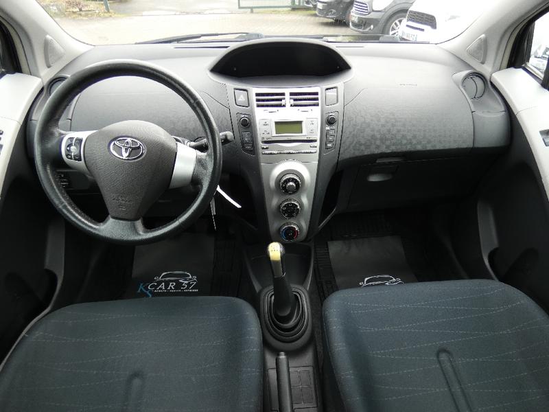 Toyota Yaris II 1.3 - 87 Vvt-i Sol