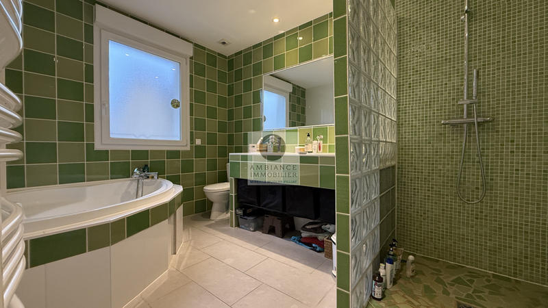 Maison - 101 m² - 6 pièces