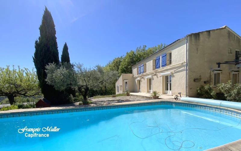 Villa - 325 m² - 12 pièces