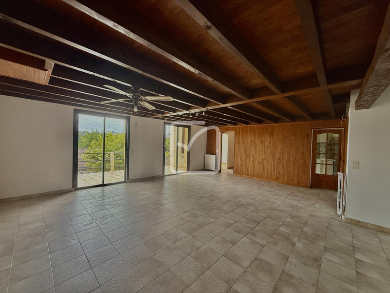 Maison - 230 m² - 9 pièces