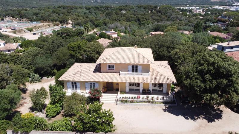 Villa - 200 m² - 7 pièces