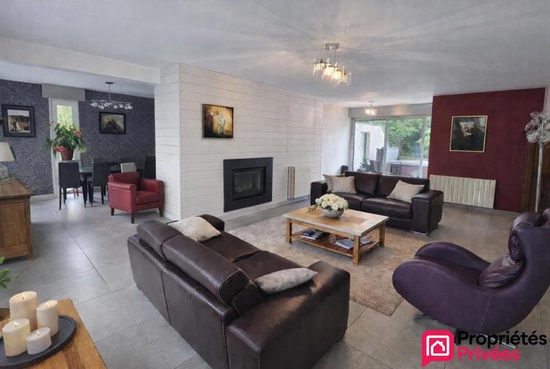 Maison - 229 m² - 9 pièces