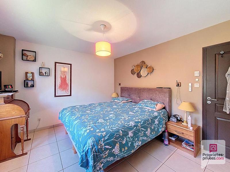 Maison - 202 m² - 7 pièces