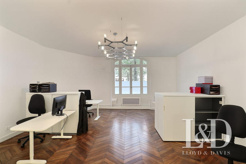 Bureau - 175 m² - 6 pièces
