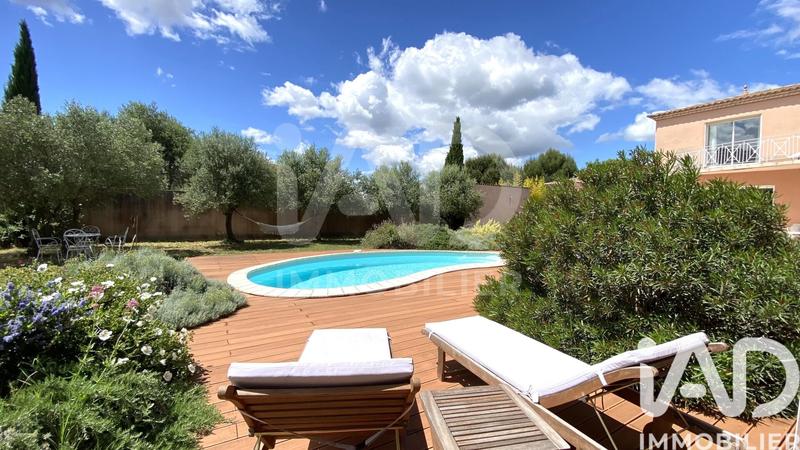 Maison - 212 m² - 7 pièces