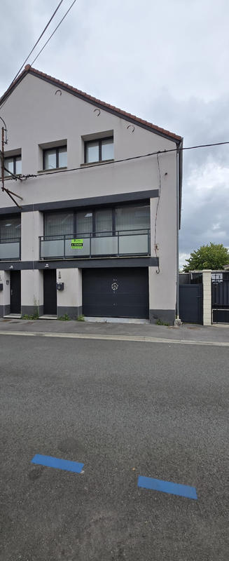 Loft - 153 m² - 5 pièces