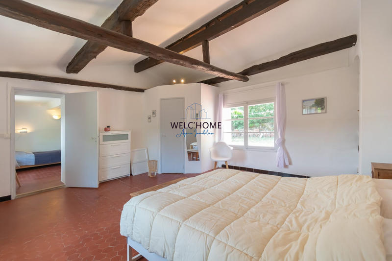 Maison - 200 m² - 8 pièces