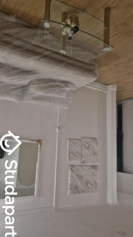 Chambre - 9 m² - 1 pièce