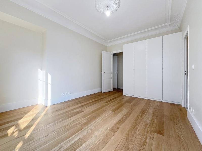 Appartement - 190 m² - 5 pièces