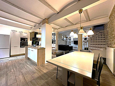 Maison - 215 m² - 6 pièces