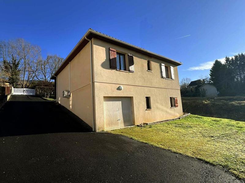 Maison - 90 m² - 5 pièces