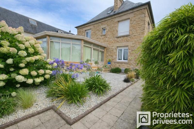 Maison - 184 m² - 9 pièces