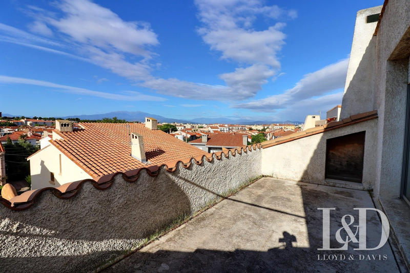 Maison - 243 m² - 10 pièces