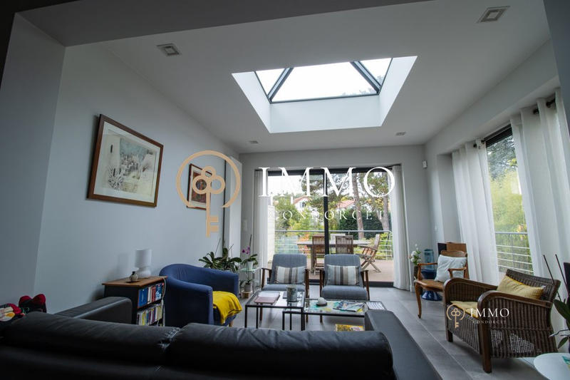 Maison - 145 m² - 8 pièces