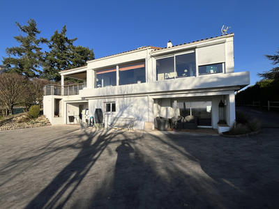 Maison - 190 m² - 7 pièces