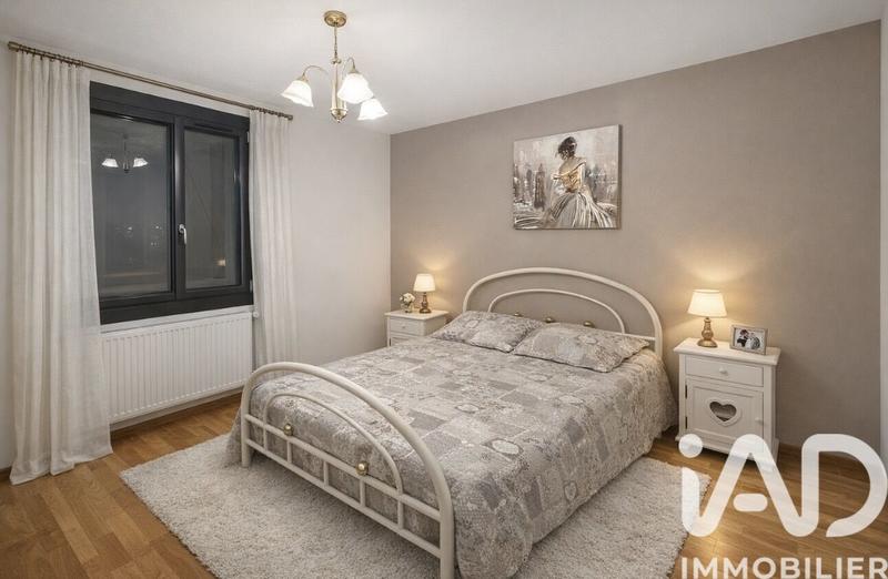 Maison - 180 m² - 9 pièces