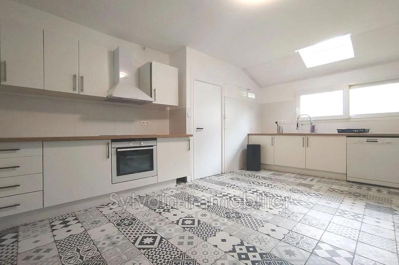 Maison - 220 m² - 9 pièces