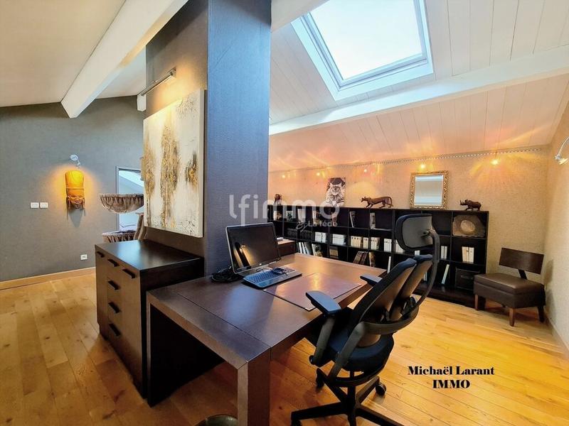 Propriété - 484 m² - 7 pièces