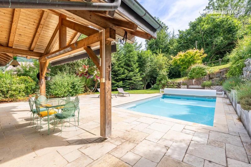 Maison contemporaine - 209 m² - 6 pièces