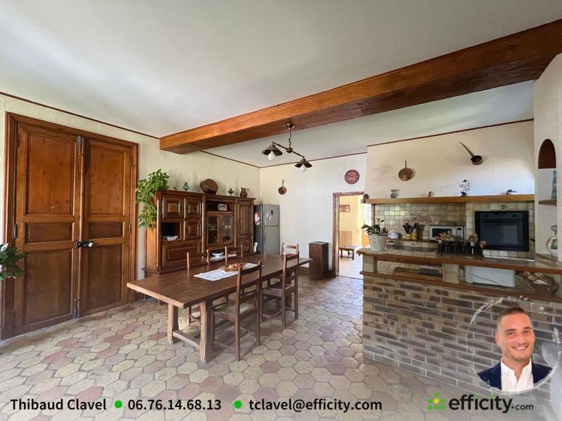 Maison - 208 m² - 6 pièces