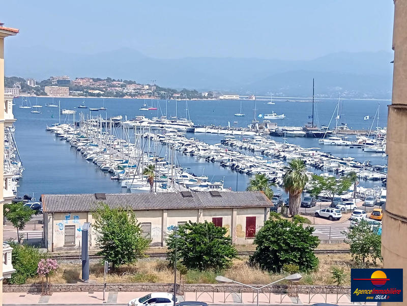 Appartement - 106 m² - 4 pièces