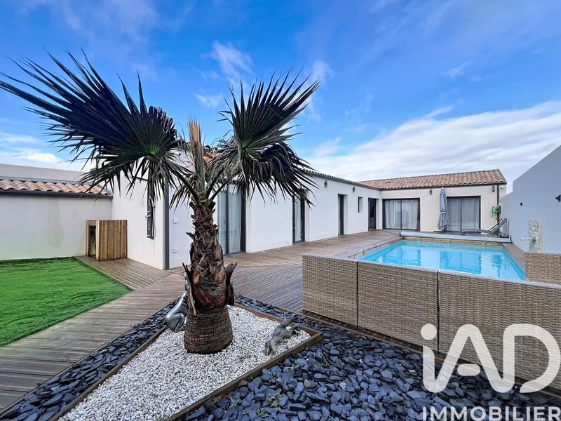 Maison - 211 m² - 6 pièces