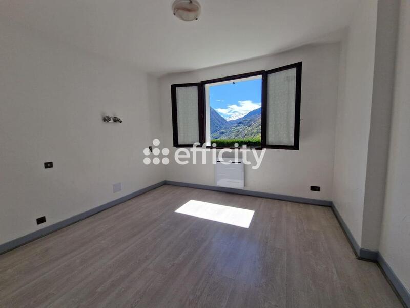 Appartement - 102 m² - 4 pièces